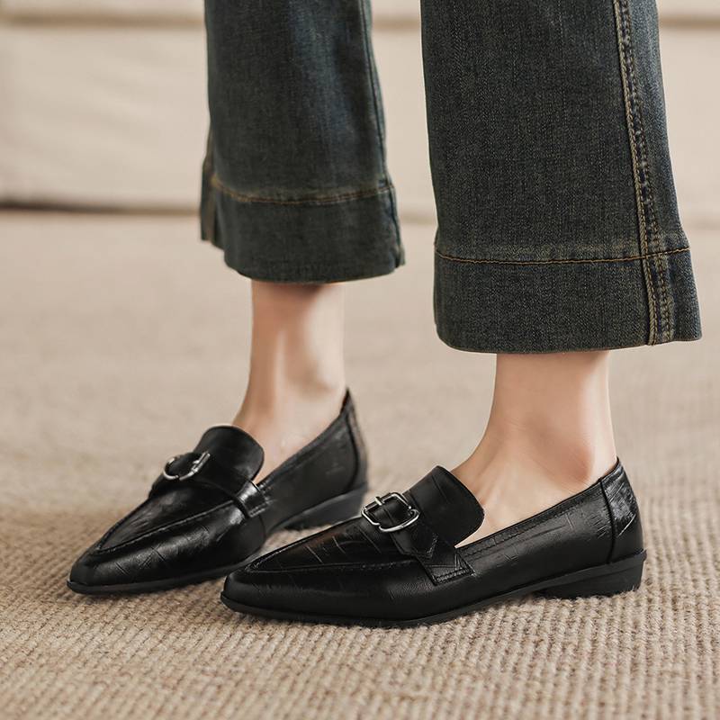 Krazing Pot Sheepskin Round Toe Low Heels Summer Shoes Big Size 42 Retro Fashion Metal Buckle Women Deep Mouth Pumps