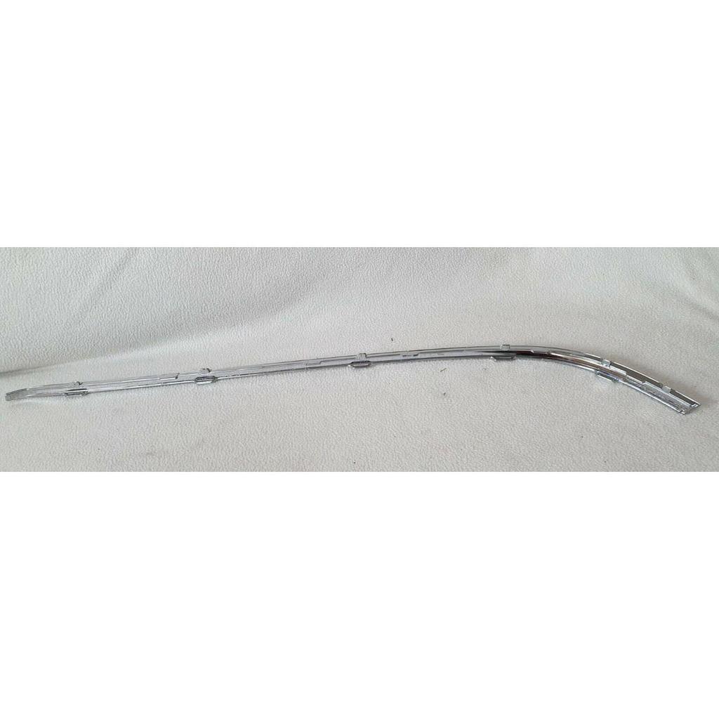 BMW 730 E66 Rear Bumper Chrome Trim (51127135587/51127135588)