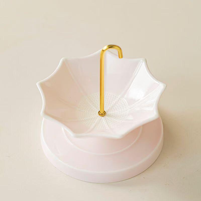 Creative Blue & White Porcelain Umbrella Tea Strainer - Ceramic Rotating Filter & Tea Table Decoration