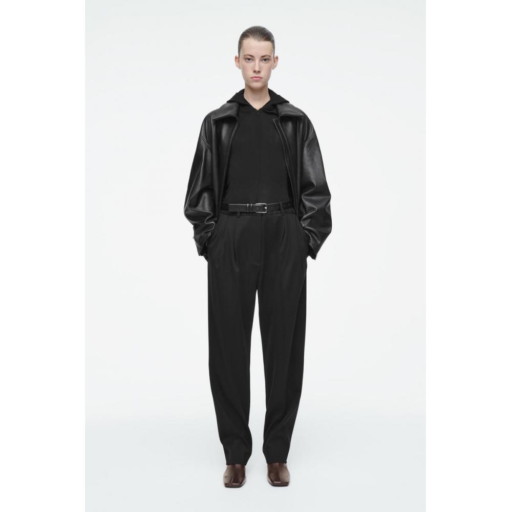 

COS Японские узкие брюки из смеси шерсти Black/34