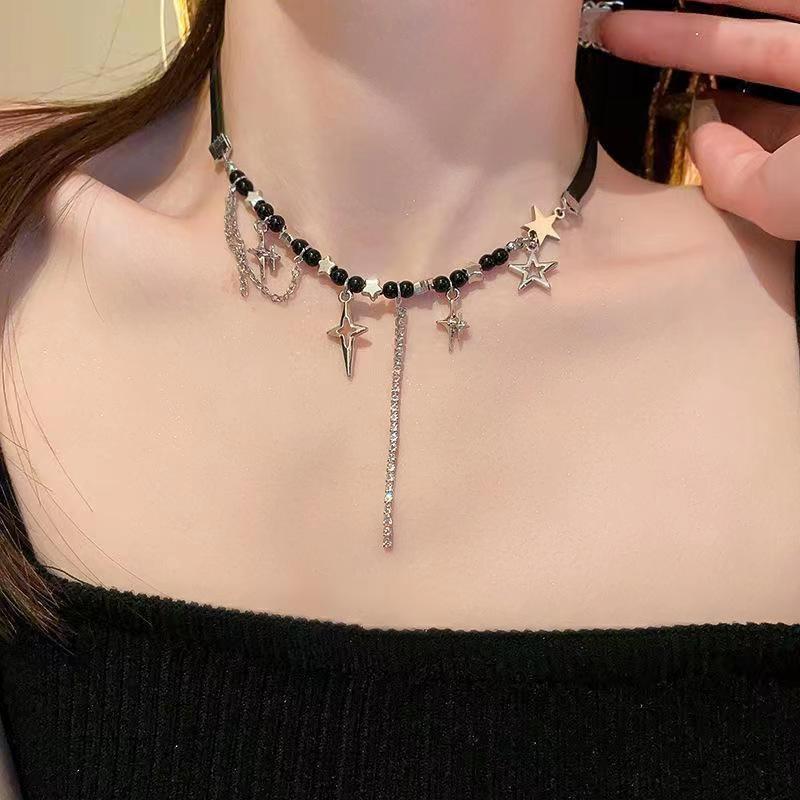 2025 High-End Gothic Punk Necklace: Y2K Dark Style Clavicle Chain for Women