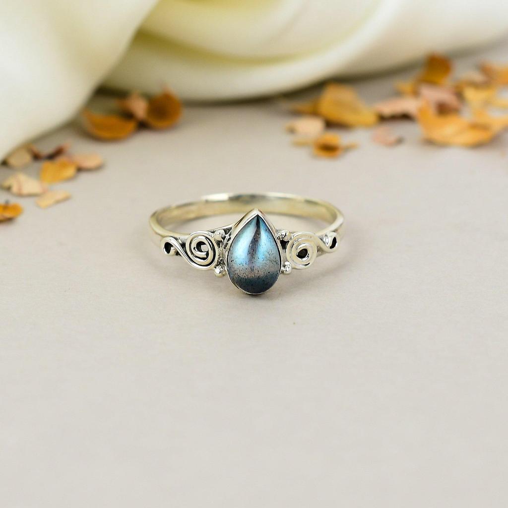 Labradorite 925 Sterling Silver Pear Gemstone Boho Style Handmade Ring For Women