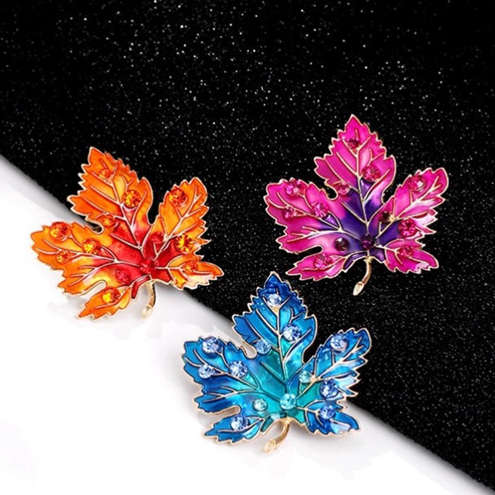 Fashionable maple leaf enamel gem brooch, women's anti-exposure pin, fixed clothes metal buttons, wedding party gifts