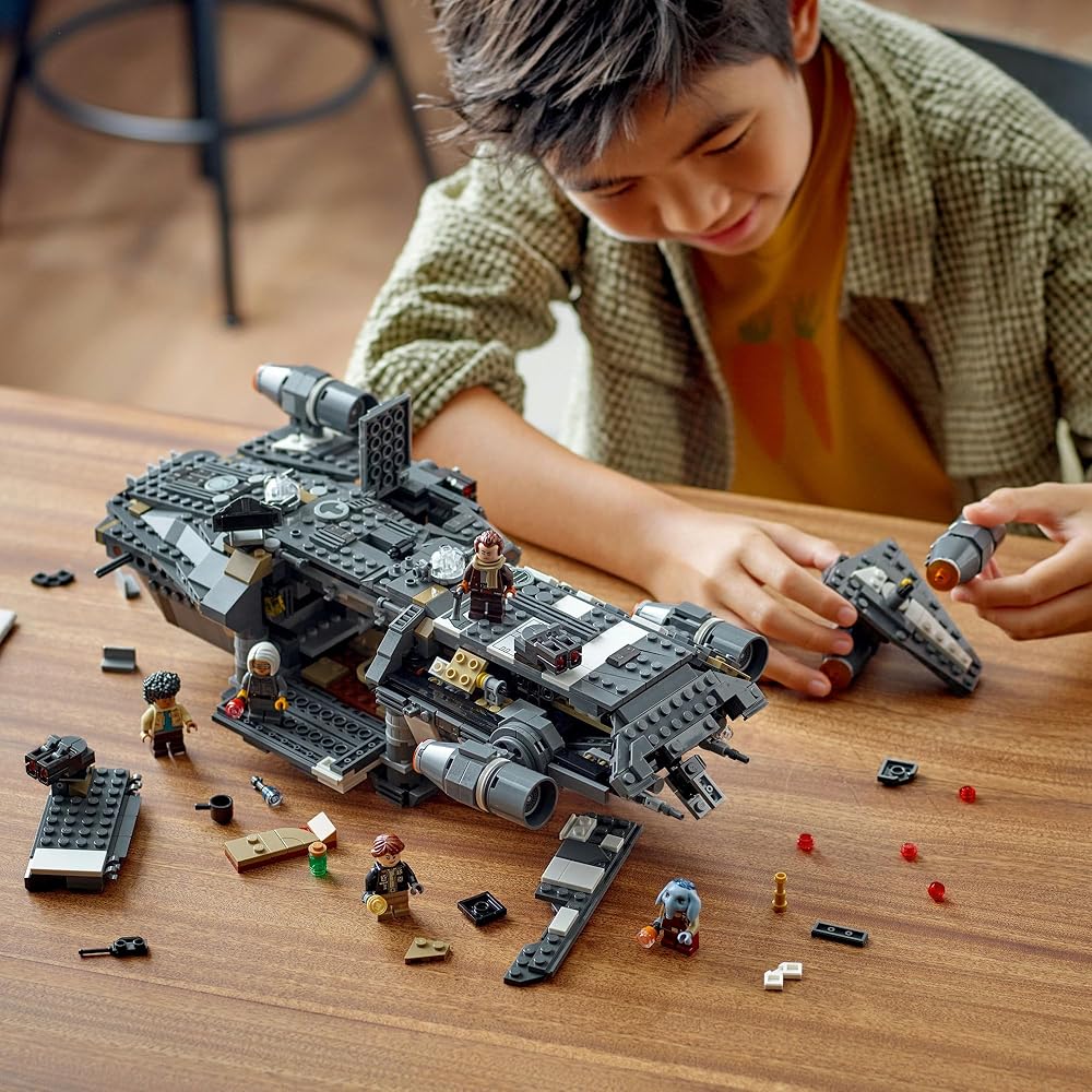 LEGO Star Wars Onyx Cinder 1325 Pieces Building Toy for Kids Ages 10-12 Space Skeleton Crew Model