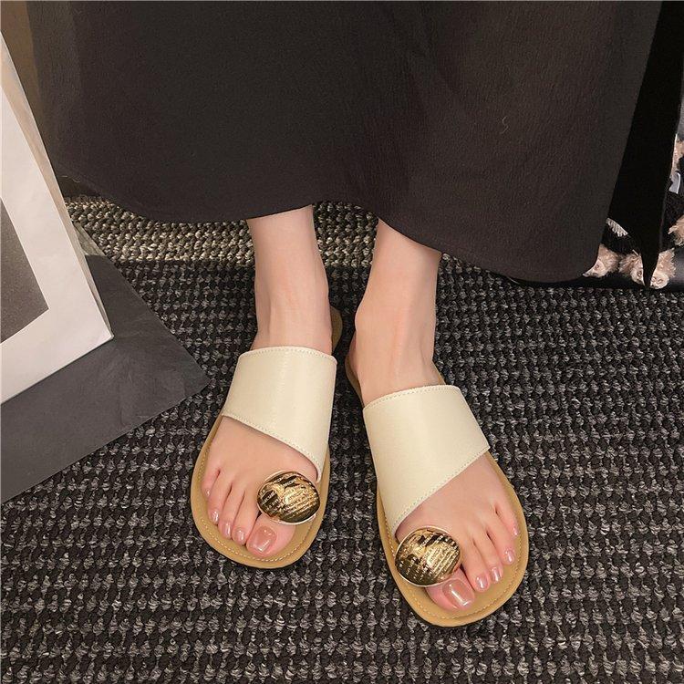 Fashion Rubber Flip Flops Slippers Soft Shoes Luxury Slides Low Slipers Women Hawaiian Comfort Designer Flat Summer 2025 Fashion Casual