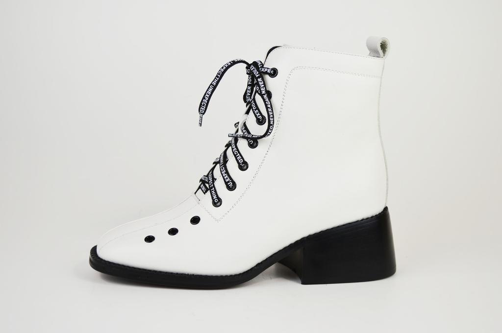 Lady Marcia Boots 690 600 36 White Leather