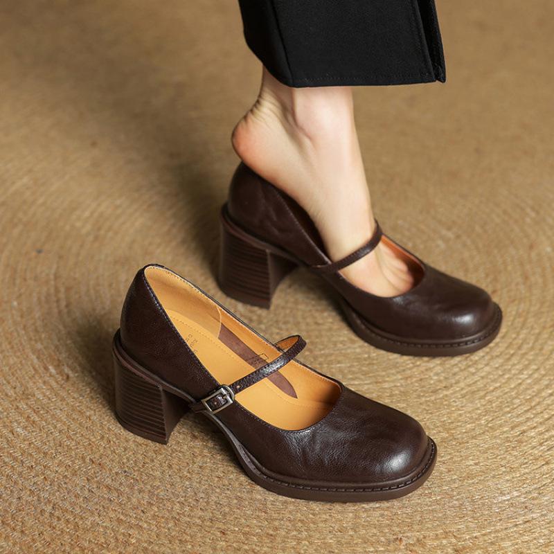 Bequeme Dickabsatz Schnalle Leder Freizeit Damen kleine Lederschuhe neu schwarzes Leder Einzelne Schuhe Damen Kopf große Größe mittlerer Absatz