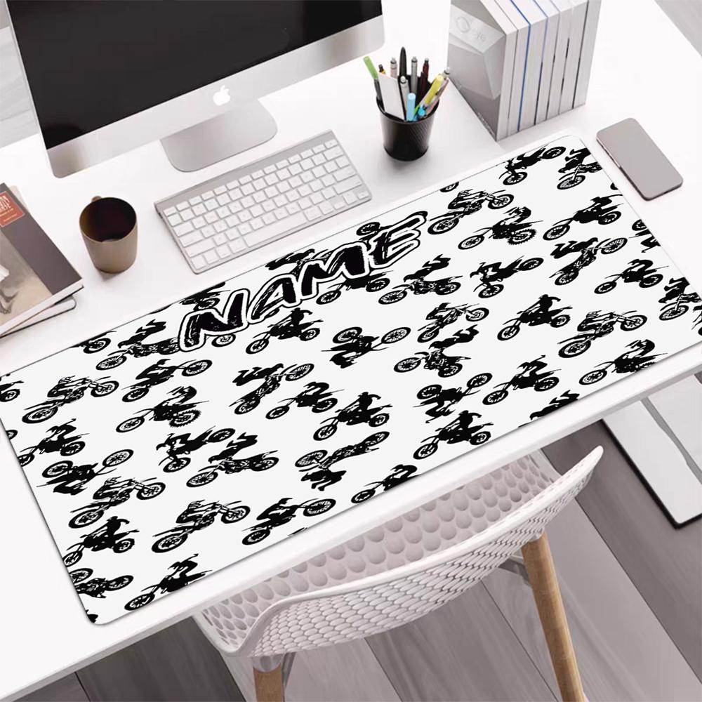 Tappetino Mouse Personalizzato Tema Moto da Fuoristrada, Base in Gomma Antiscivolo, Multifunzionale per Ufficio e Casa, Perfetto per Personalizzare lo Spazio di Lavoro.