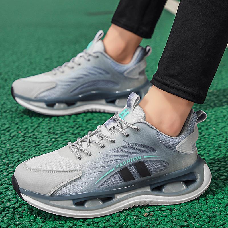 Men's lightweight outdoor racing running shoes spring summer new soft-sole casual sneakers student breathable speed sports shoes