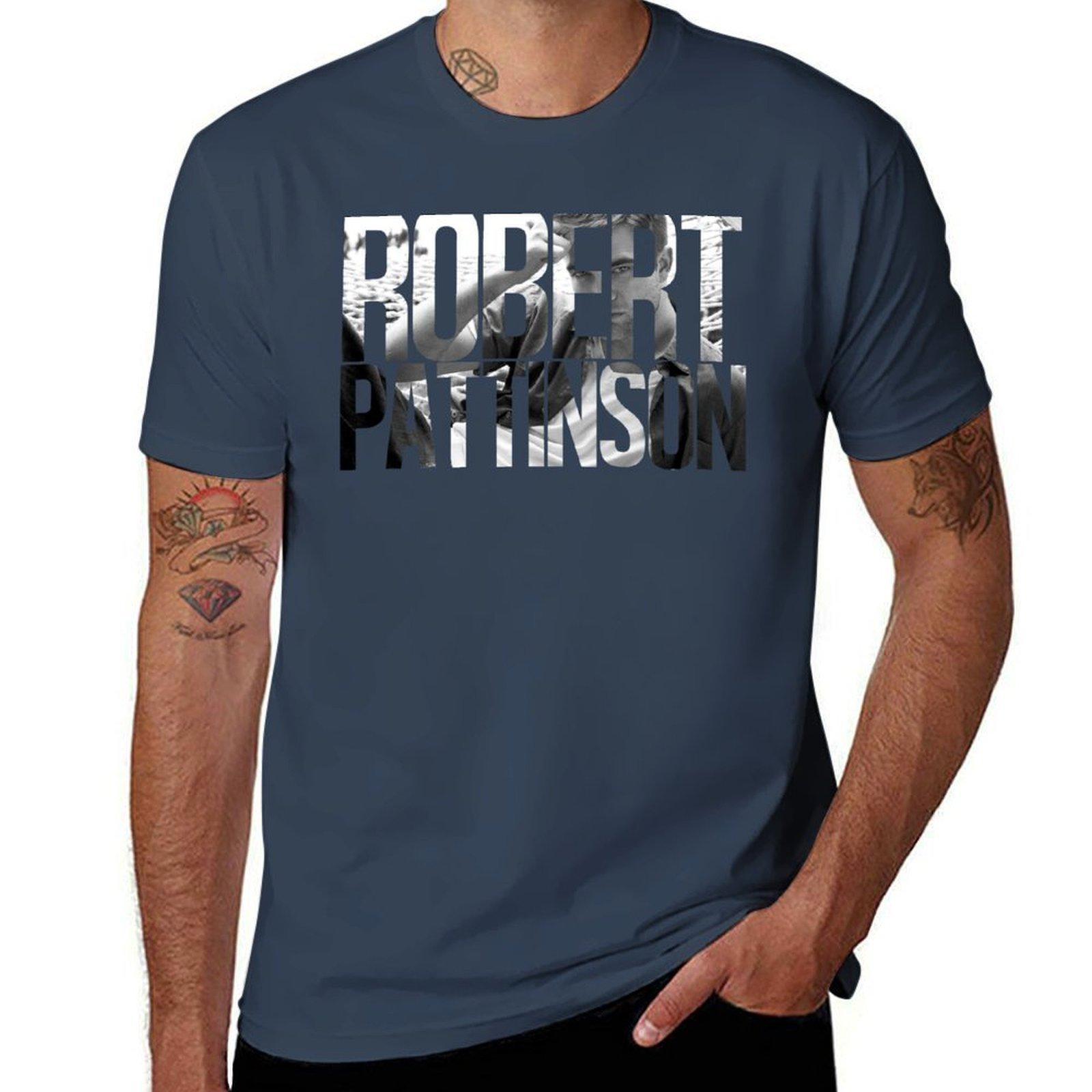 Robert Pattinson TShirt Festive Simple TShirt S