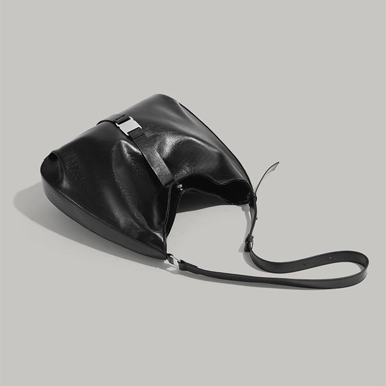 2024 New Women's Bag Large Capacity Commuter Tote Bag Niche Underarm Bag High-end Versatile Shoulder Crossbody Bag Trendy
