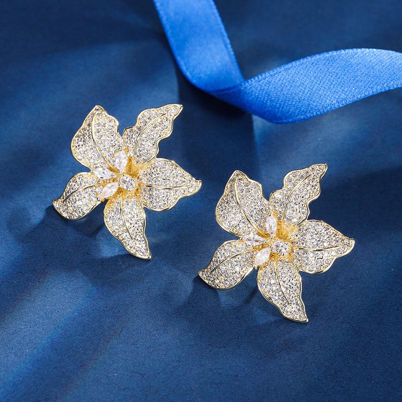 Jewelry Copper Bottom Gold-Plated Women'S Earrings Wind Exaggerated Flower Pendant Stud Earrings Set Full Of Diamonds