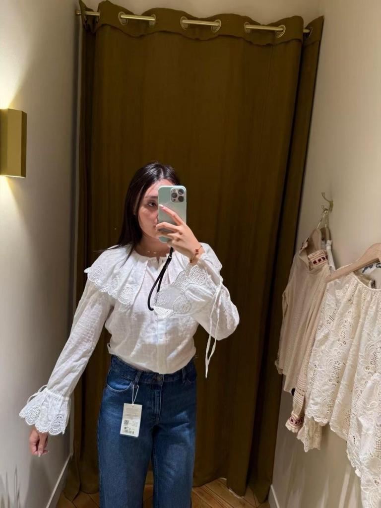 2025 Fall/Winter Women's White Check Doll Collar Lace Bell Sleeve Shirt