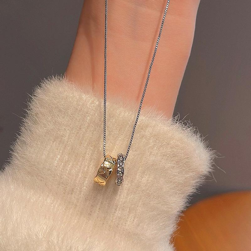Light Luxury Niche Titanium Steel Necklace Women's Senior Design Sense Zircon Bow Clavicle Chain Neck Chain