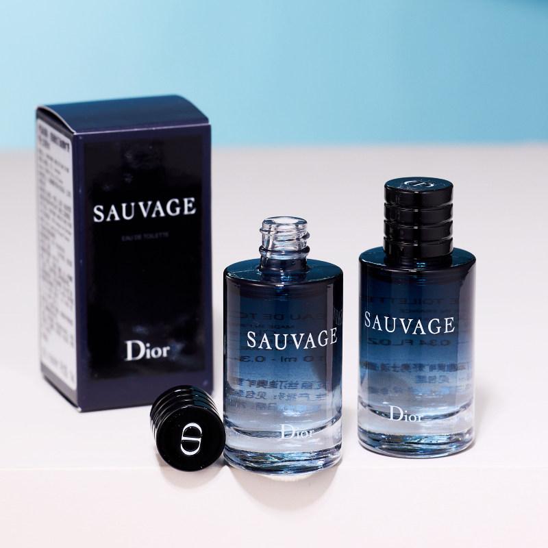 Dior Sauvage Eau de Toilette 10ml - A fresh and sophisticated woody scent suitable for men.