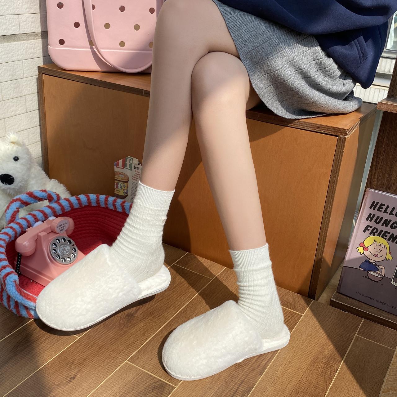 

Классические тапочки для женщин Повседневные плоские на низком каблуке Милые базовые туфли для женщин Однотонные меховые Слипоны Зимние шлепанцы Большой размер 36