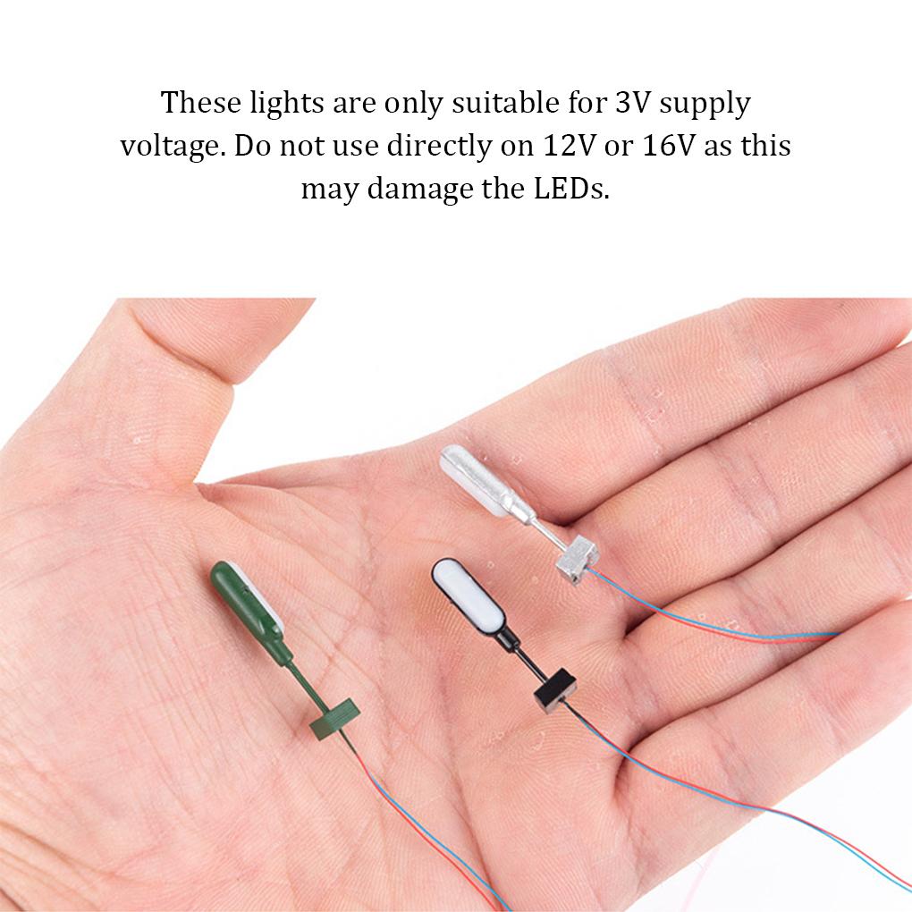 Model Lamppost Courtyard Landscape Decorations LED Railway Light Single-Heads Track Lamp Table Accessories Toys