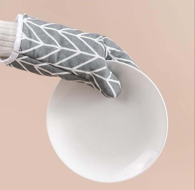 Anti Scald Gloves, Kitchen Microwave Oven, Thickened Grid Oven, Heat-resistant Gloves, Heat-resistant Baking
