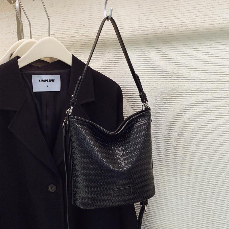 Today's Popular Bags Women's New Trendy Fashion Retro Shoulder Bags Versatile Commuter Messenger Bucket Bags