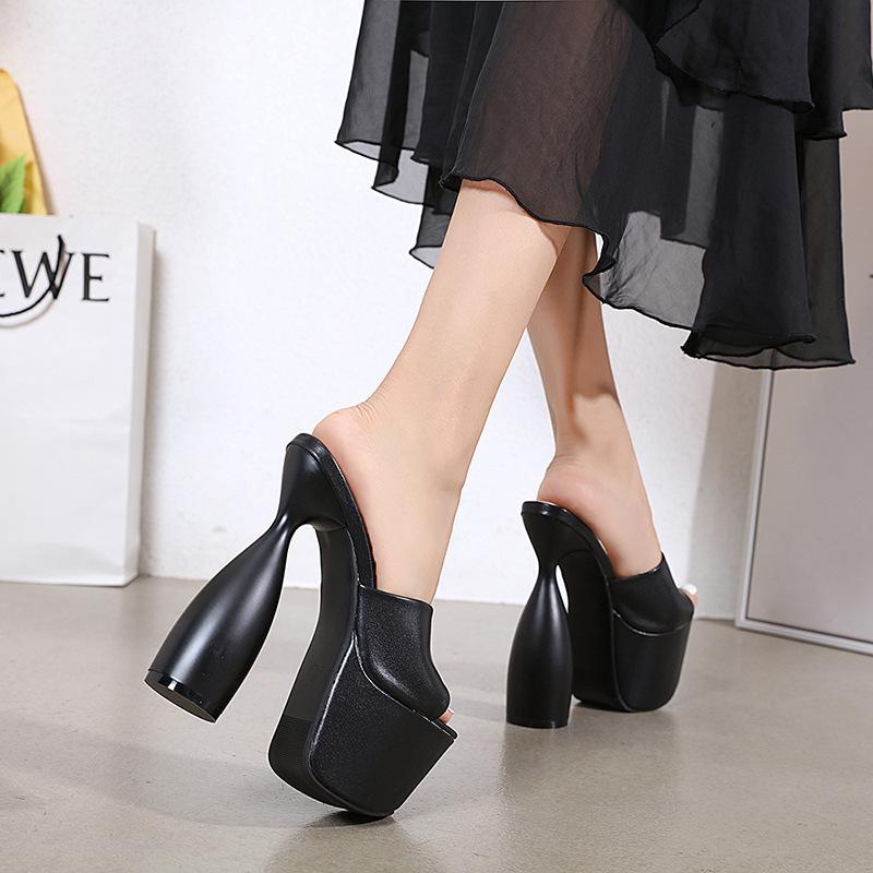 Pantoufles Noires Vernies Mode Été Nouveau Style Concis Chic Sandales à Talon Rond Blanc Talon Haut 17,5 CM Plateforme Fête Chaussures Femme