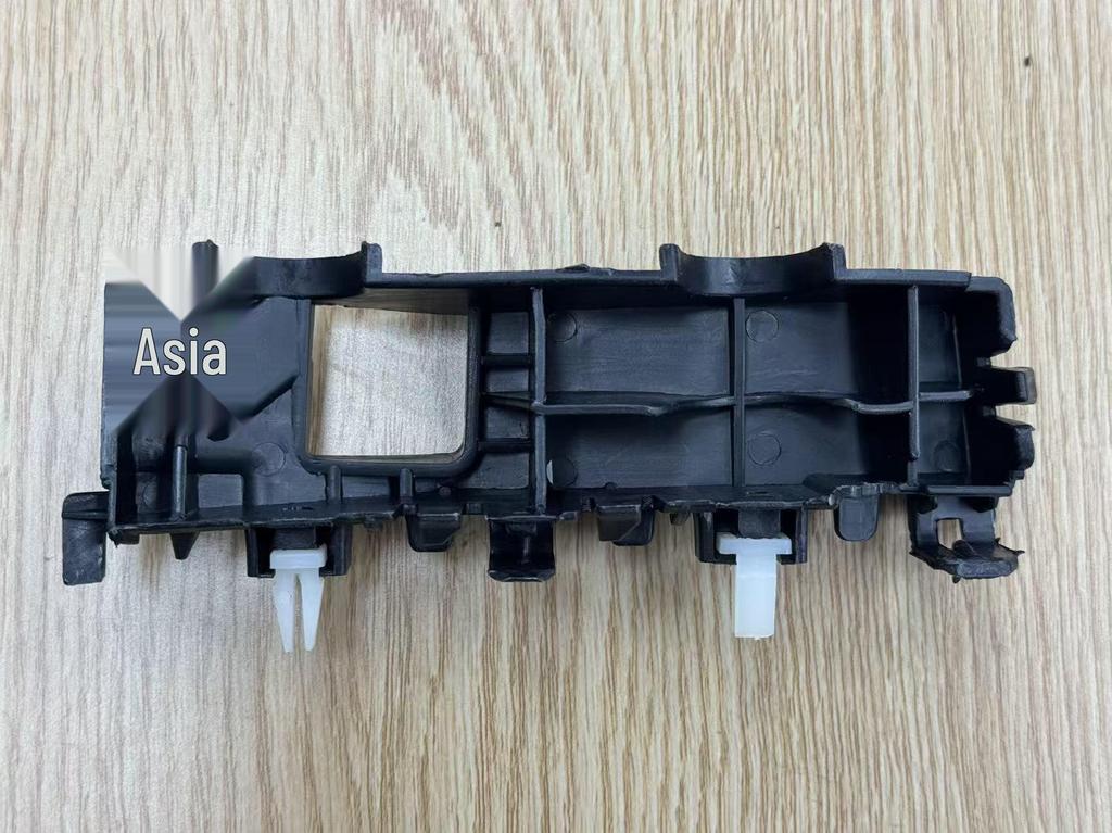 Hyundai Tucson 2015 Front Right Bumper Bracket, Part 86514-D3000