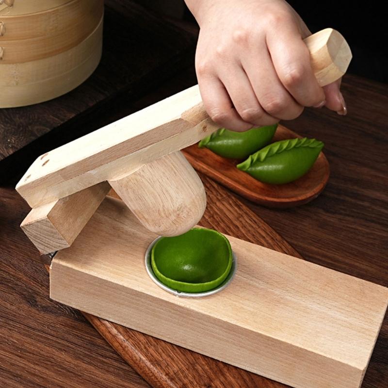 Professional Wood Molds Kitchen Supplies Practical Wood Mochi Press Festival Hand Press Moulds for Dessert Enthusiasts