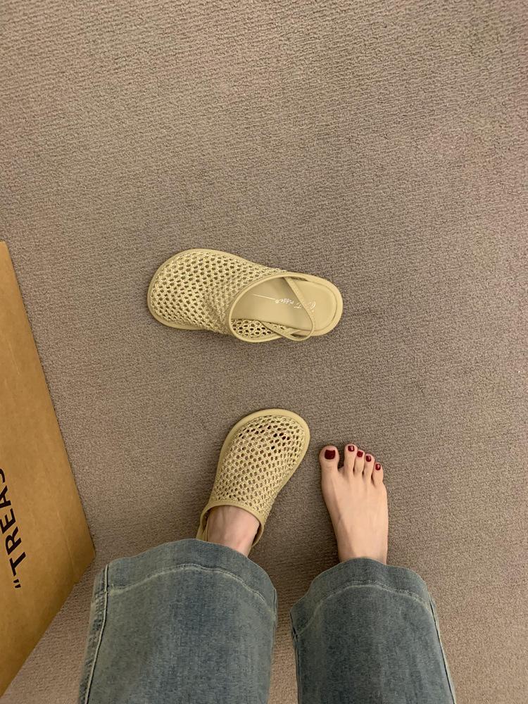 Round Head Flat Bottom Woven Breathable Slippers Women's Summer Wear 2025 New Soft Flat Bottom Bag Head Half Drag Sandals Women's Shoes