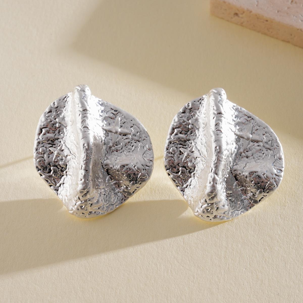 DIGADAGU Alloy Irregular Pleated Geometric Stud Earrings New Simple Retro Earrings Women s Party Zircon Accessories медный