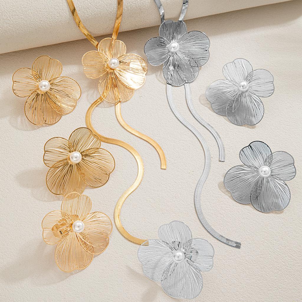 2-piece elegant multi petal flower imitation pearl earring ring, long snake bone chain pull-out necklace, women's jewelry