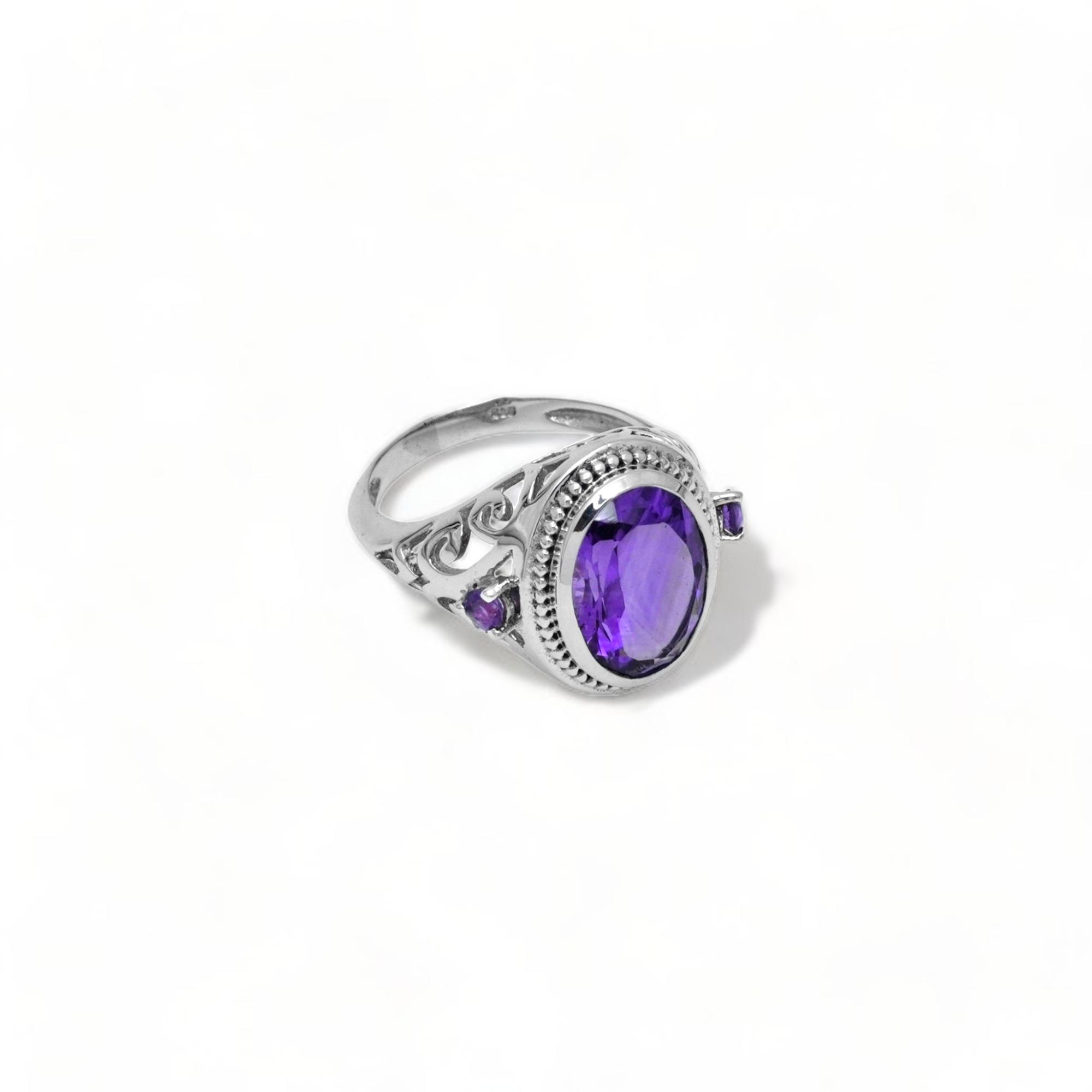 

Unique Silver Ring for her, Amethyst Gemstone Ring, Natural gemstone and Pure Silver Ring for Her US 12 фіолетовий