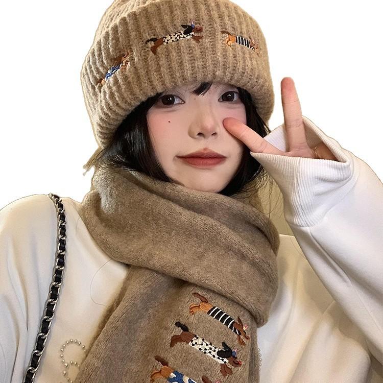 Puppy embroidered knitted wool hat for women, small face in autumn and winter, warm and cold-proof hat, Korean atmosphere scarf