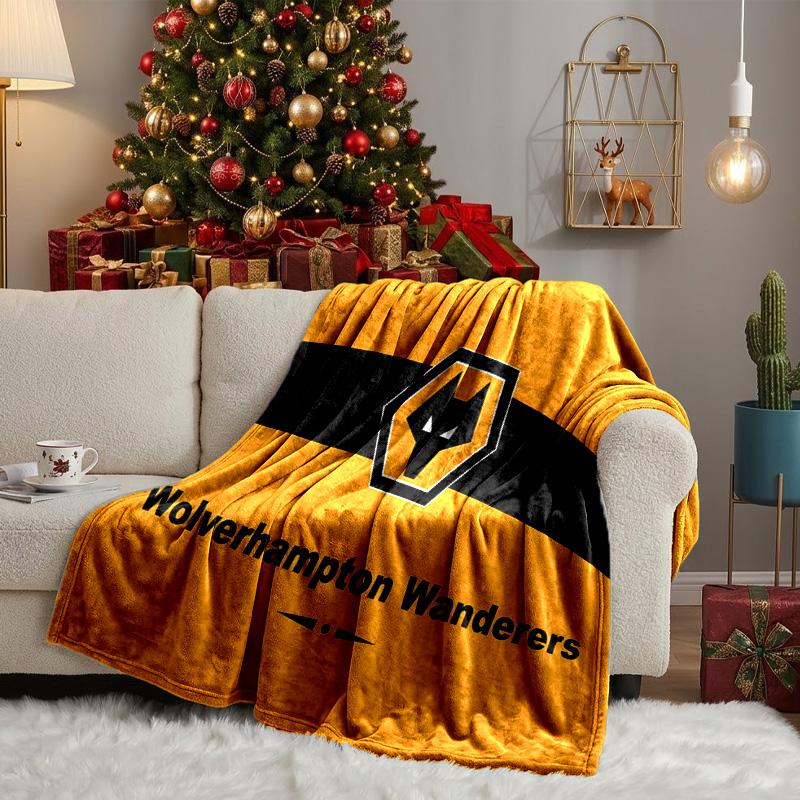 Wolf In The Night Wanderers Throws Blanket Flannel Blankets Plush for Couch Bed Gifts for Men Women Travel picnic blanket Christmas fan gifts