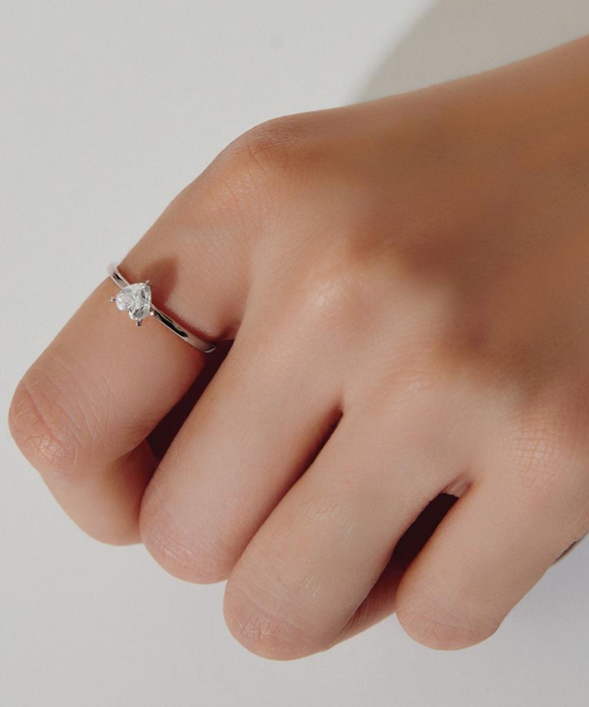 Helene Jewelry Silver 925 0.5 Carat Heart Cut Moissanite Miss Ring (Type B)