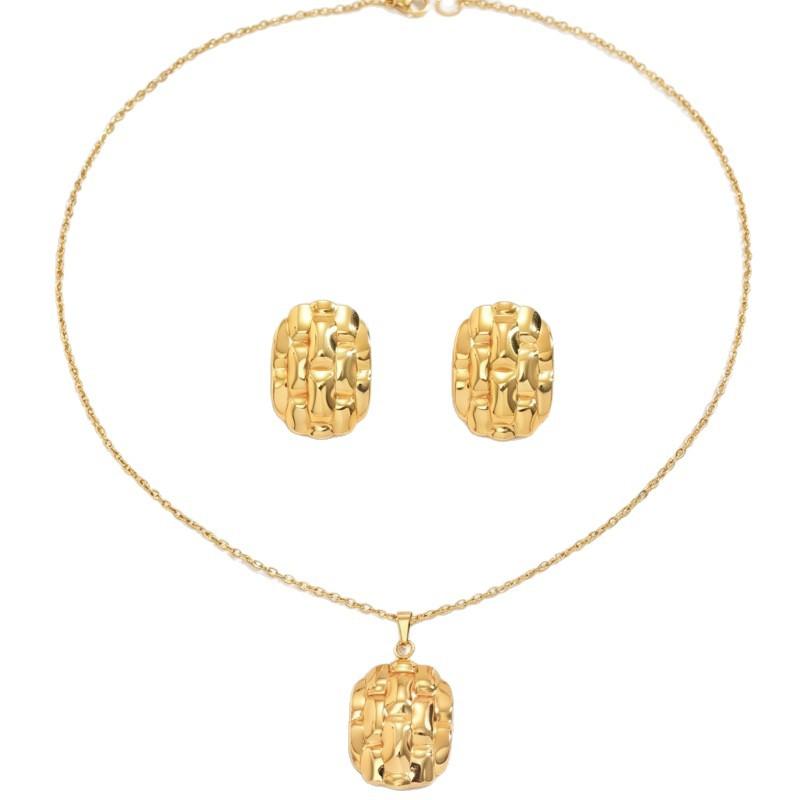Hot Selling French Retro Niche Fashion Temperament Women's Simple Flowers Geometric Stripes Versatile Necklace Set