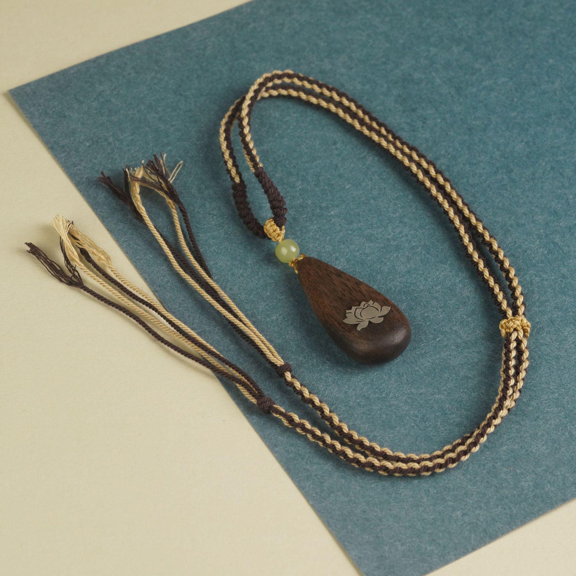Natural Nha Trang White Agarwood & Lotus Sandalwood Pendant - High Resin Content Necklace with Elegant Fragrance 24023