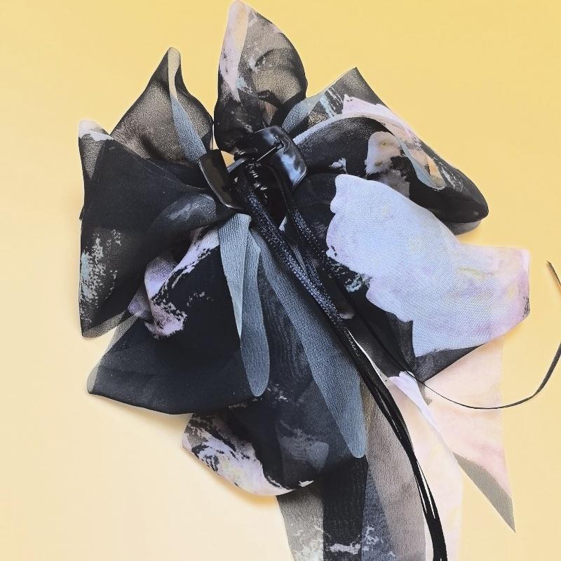 

Традиционная китайская заколка для волос с шикарными бантами и ниспадающими лентами. Элегантный шикарный аксессуар для волос. Минималистичная заколка для волос.