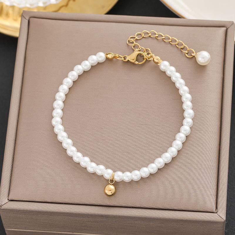 Women's Fashion Titanium Steel Bracelet: Elegant Japanese & Korean Design, Non-Fading Stainless Steel, Versatile Jewelry.