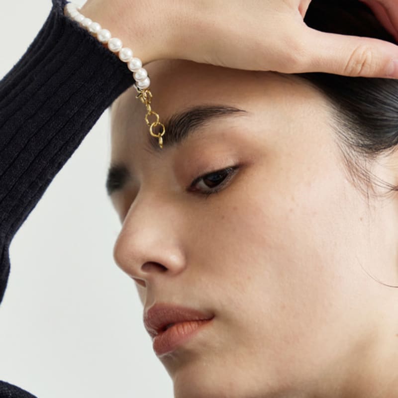 ENOUGHLIP Anmutiges Perlenarmband (6mm)