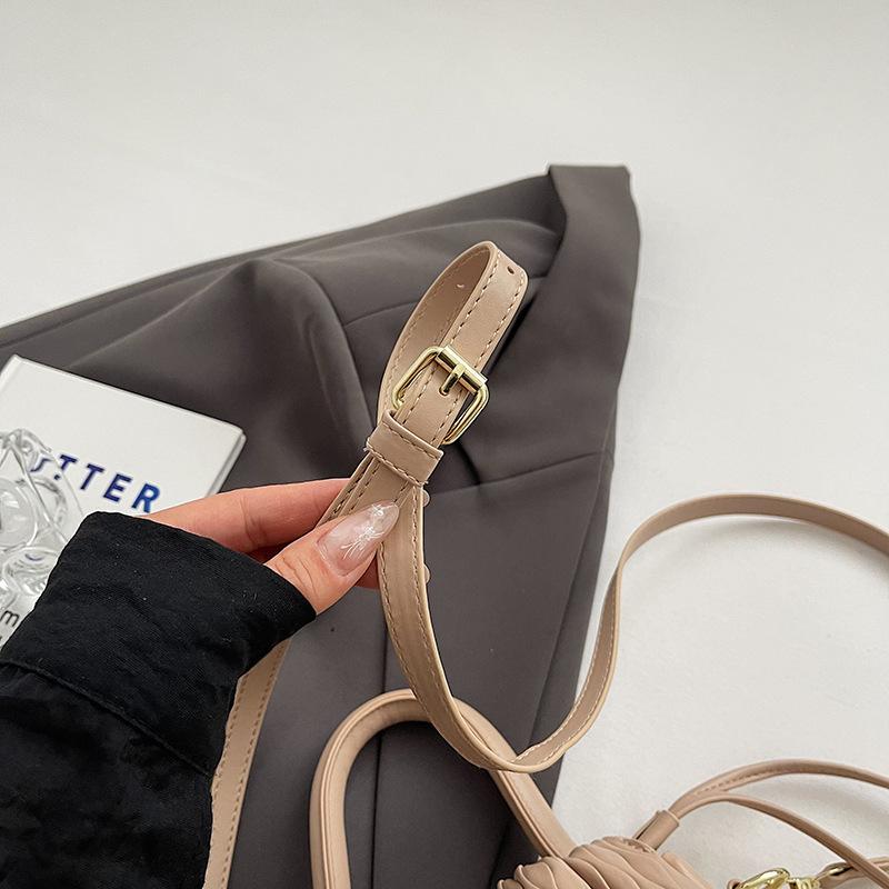 Сумка-ведро в стиле ретро — фото 17