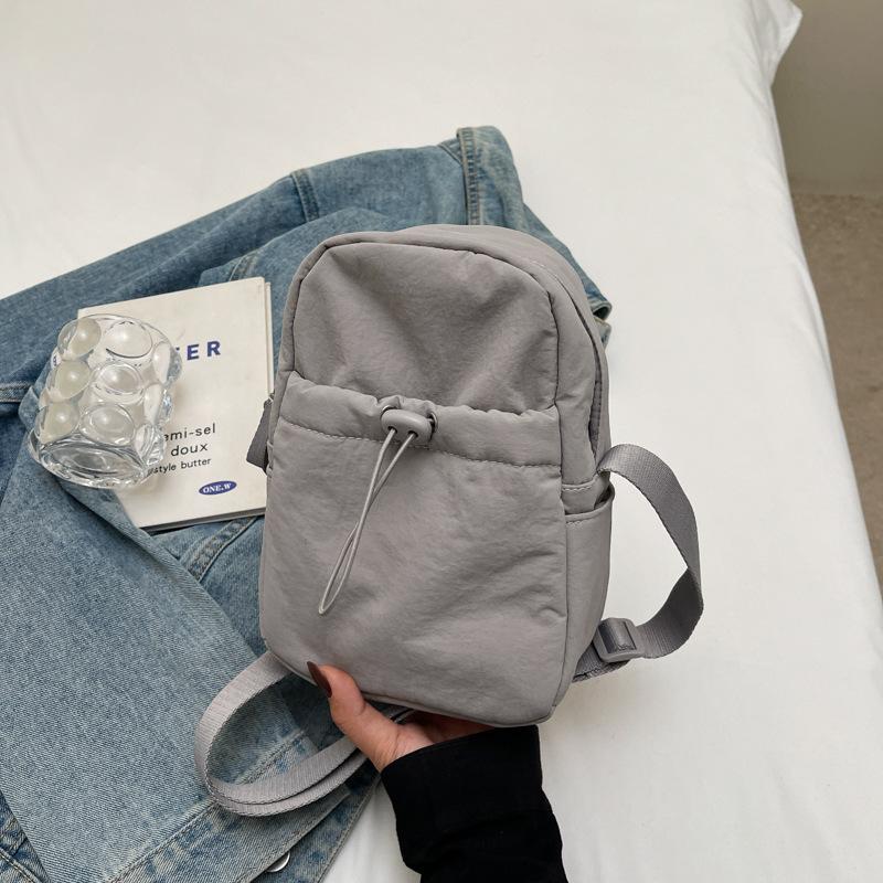 Casual and Lightweight Small Bag Women's Drawstring Crossbody Mobile Phone Bag Spring and Summer Simple One-shoulder Sports Small Square Bag