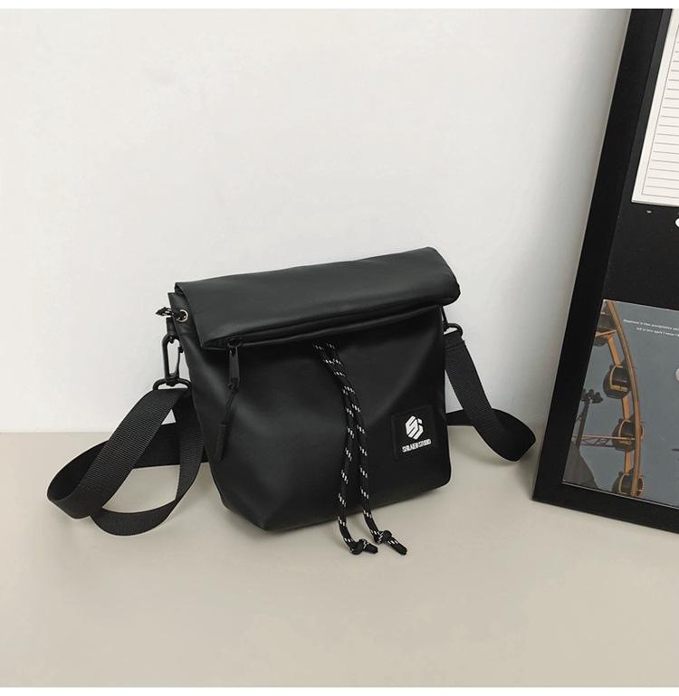 

New small satchel casual couple nylon niche shoulder bag men s bag simple messenger women s bag чорний