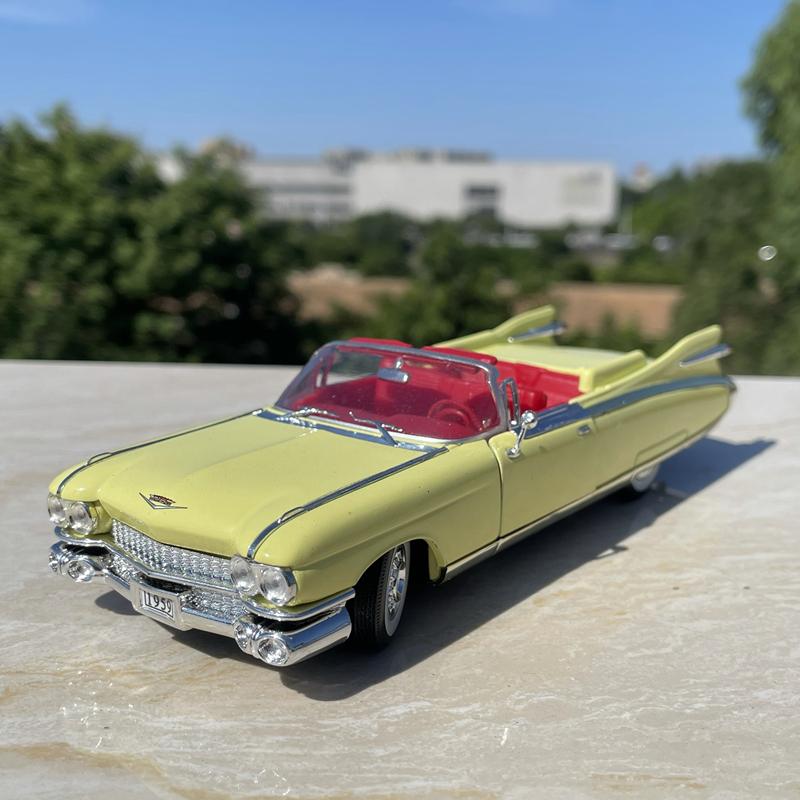 1:30 Classical Old Car Alloy Luxy