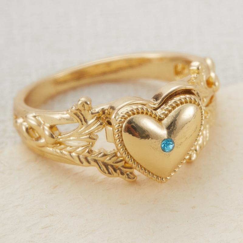 Ladies' Ring Inlaid with Synthetic Zirconia Zirconia Is A Must-have Item for Going Out