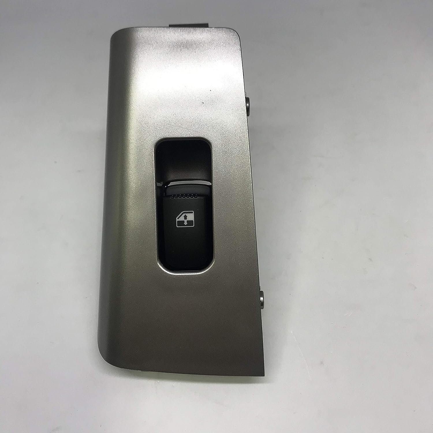 

Оригинальный OEM 93580-2B500-BS Дополнительный переключатель стеклоподъемника, задний правый / 935802B500BS для Hyundai Kia