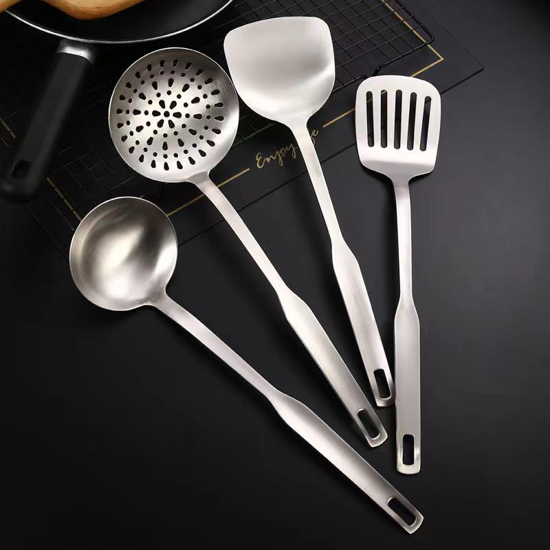Thickened Brushed Stainless Steel Ladle with Long Handle - High Temperature Resistant, Customizable Logo, Perfect for Hot Pots.