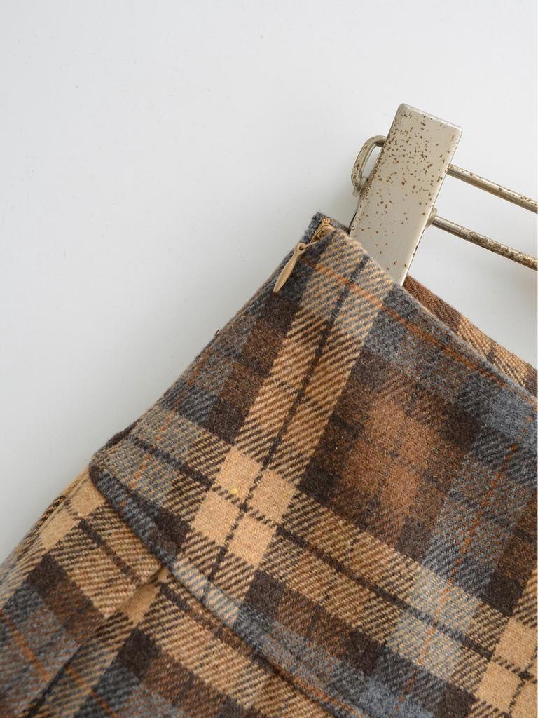 Melaleuca Plaid A-line Pleated Mini Skirt - Women's Autumn/Winter Petite Style, Trendy Hot Girl Look
