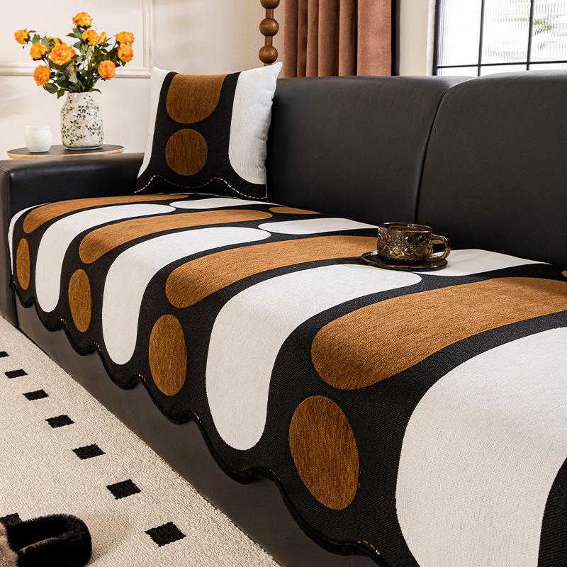 

Подушка для дивана из кожи неправильной формы 2025 новинка универсальная для четырех сезонов высококлассная подушка для сиденья прямого ряда нескользящая накидка ткань полотенце 70*70cm