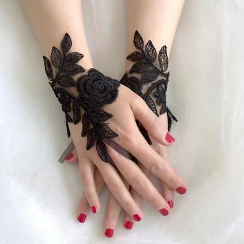 Летние Элегантные Короткие Кружевные Перчатки Женские Сетчатые Свадебные Аксессуары для Костюма Вечерние 7411 чёрный