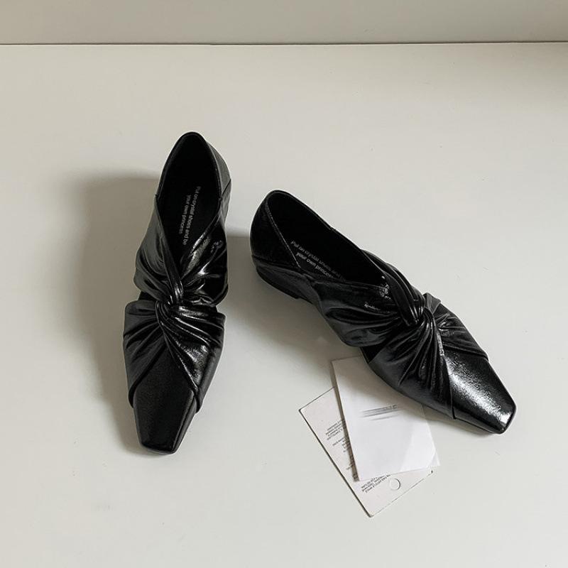

Новая женская модная одинарная обувь с острым носком, на низком каблуке, удобная, модная, повседневная, маленькие кожаные туфли, носить кожаные одинарные туфли во все сезоны 39 чёрный