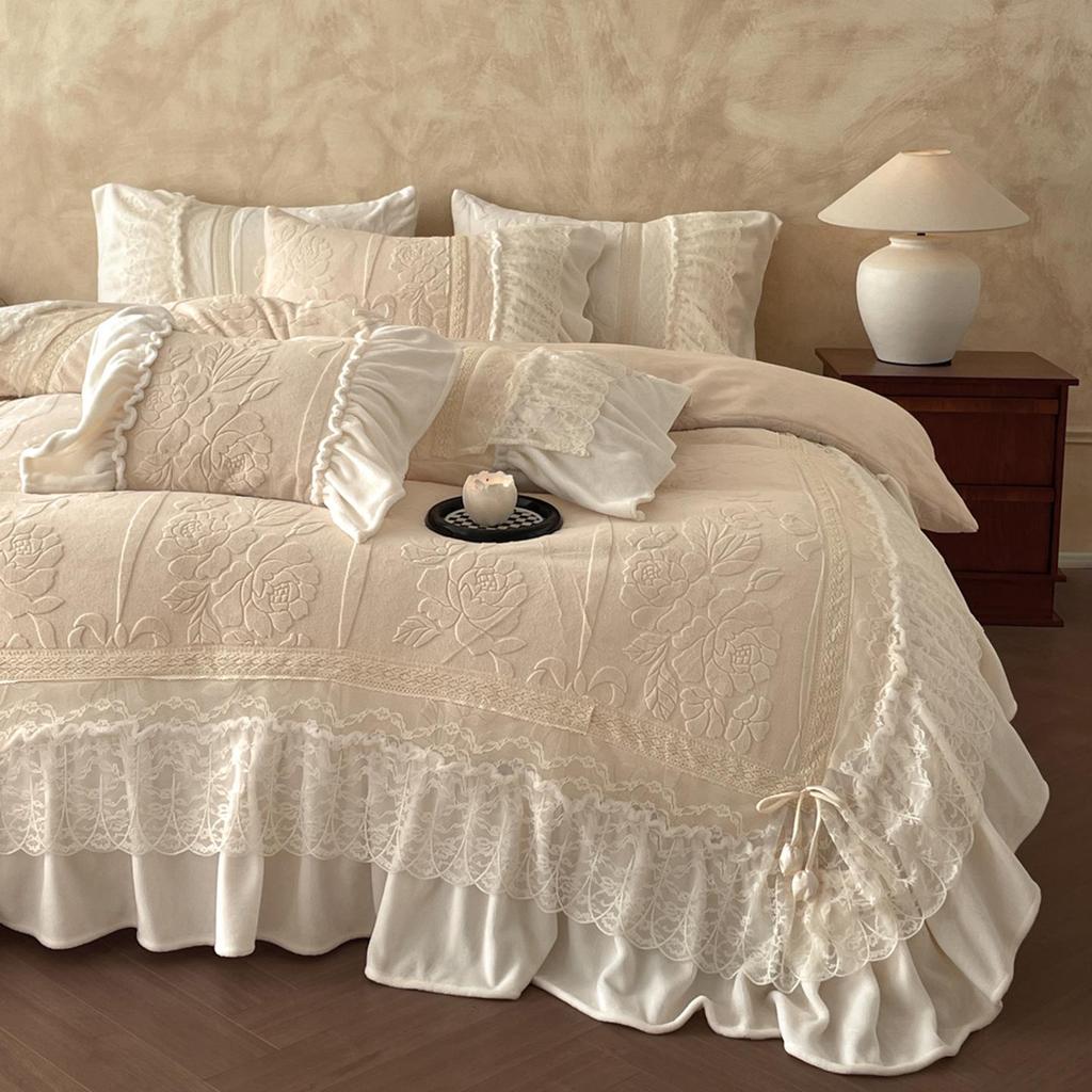 Contemporary Minimalist Carved Milk Velvet Warm Lace Bedding Set
